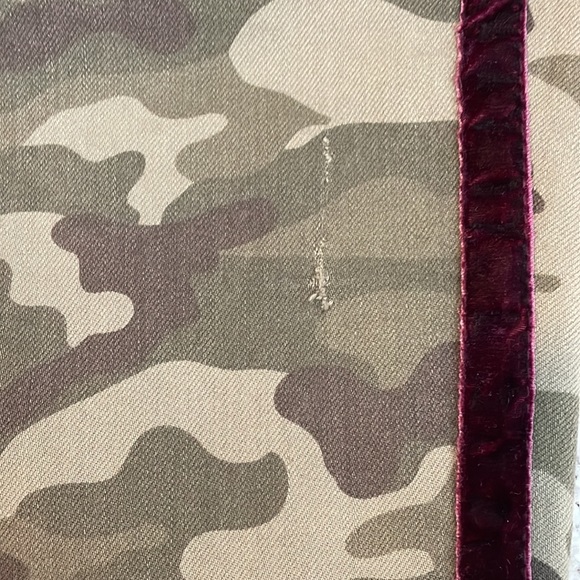 SO brand low rise camo jeggings size 5 - Picture 3 of 4